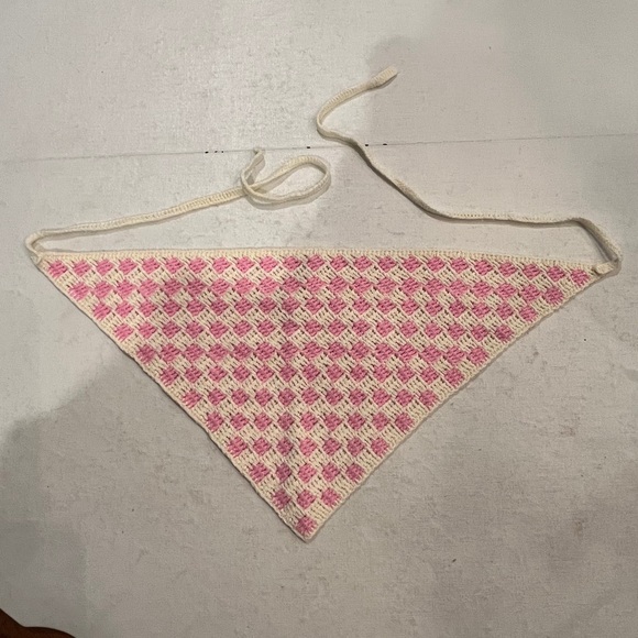 Vintage hand made Pink and White Crochet Triangle head Scarf/ kerchief. So retro - Picture 2 of 4